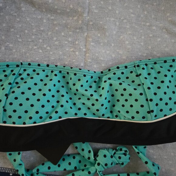 Banjo And Cake Pin-up Bikini Set. Polka Dots and Roses. MEDIUM NWT - Picture 4 of 8